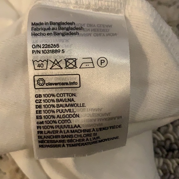 H&M white crop top. - Picture 4 of 4